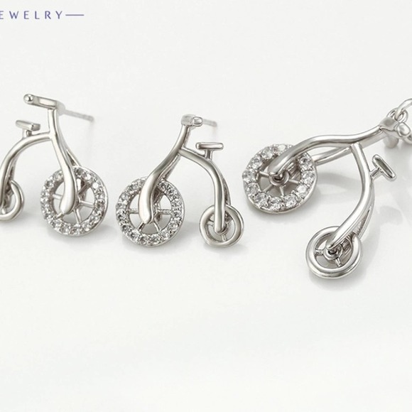 Bike Simulated Diamonds Earrings & Necklace Set 18k White Gold Plated - Picture 3 of 8